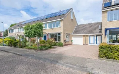 Tussenwoning te koop: Stuimellaan 37, Sint-Pancras kern Sint Pancras