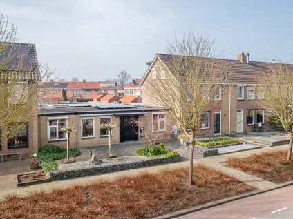 Tussenwoning te koop: Stuivenbergstraat 62, Genemuiden