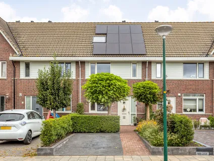 Tussenwoning te koop: Stuivenes 5, Achterberg West Rhenen