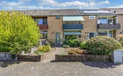 Tussenwoning te koop: Stuurboord 13, Stad en Lande Huizen
