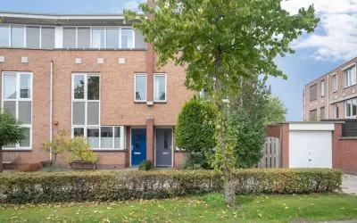 Corner house for sale: Stuwmeer 71, Meren Houten