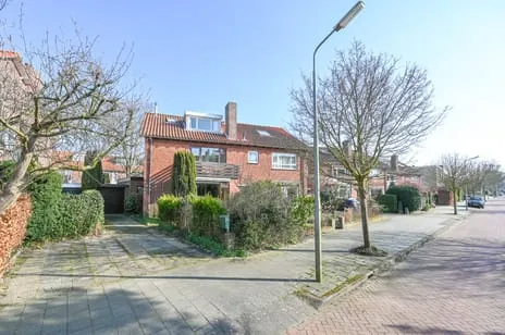 Twee-onder-één-kap te koop: Stuyvesantstraat 29, Santpoort-Noord