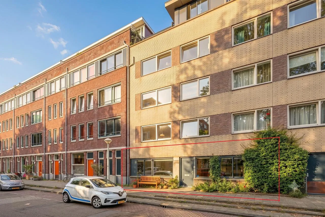 Tussenwoning te koop: Sumatraplantsoen 25, Amsterdam