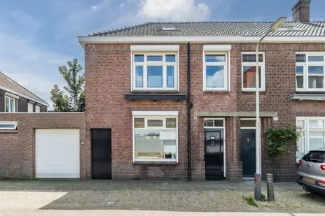 Tussenwoning te koop: Superior de Beerstraat 116, Pastorieklamp West Tilburg