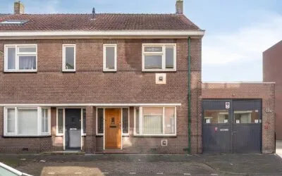 Tussenwoning te koop: Superior de Beerstraat 40, Pastorieklamp Oost Tilburg