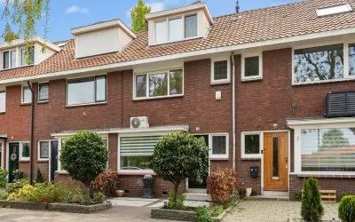 Tussenwoning te koop: Surinamesingel 37, Indische Buurt Vlaardingen