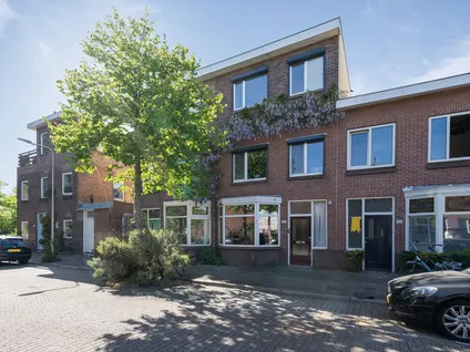 Tussenwoning te koop: Surinamestraat 123, Laan van Nieuw-Guinea, Spinozaweg e.o. Utrecht