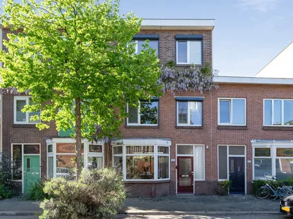 Tussenwoning te koop: Surinamestraat 123, Laan van Nieuw-Guinea, Spinozaweg e.o. Utrecht