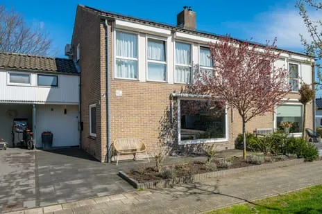 Tussenwoning te koop: Surinamestraat 4, Winterswijk