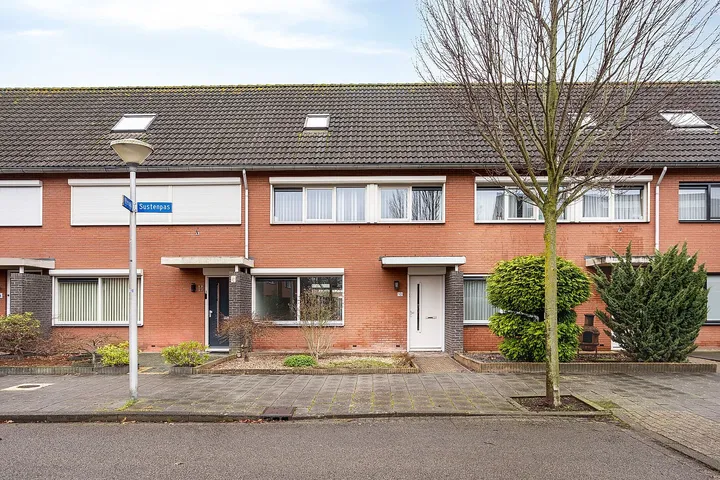 Tussenwoning te koop: Sustenpas 10, Driehoeksbos Eindhoven