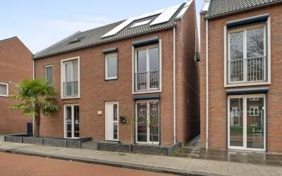 Twee-onder-één-kap te koop: Sutjensstraat 2B, Weert