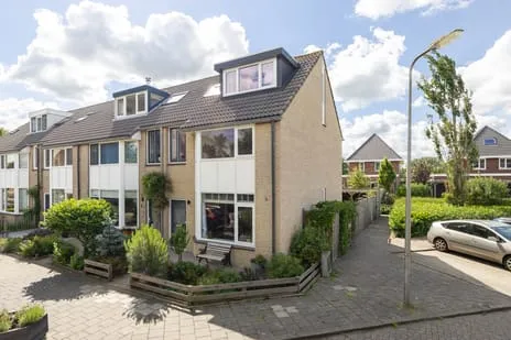 Corner house for sale: Suyderbon 35, Rijnsaterwoude Rijnsaterwoude