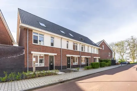 Tussenwoning te koop: Suzanna van Oostdijkstraat 17, Lingewijk Gorinchem
