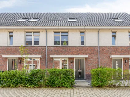 Tussenwoning te koop: Suzanna van Oostdijkstraat 5, Lingewijk Gorinchem