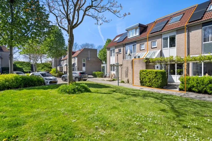 Tussenwoning te koop: Suze Groeneweg-erf 360, Suze Groeneweg-erf en omgeving Dordrecht
