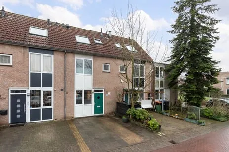 Tussenwoning te koop: Suze Groeneweg-erf 403, Dordrecht