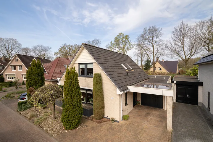 Vrijstaande woning te koop: Suze Robertsonlaan 27, 't Zwering Enschede