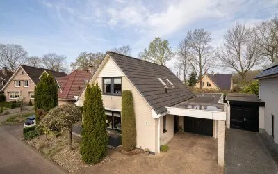 Detached house for sale: Suze Robertsonlaan 27, 't Zwering Enschede