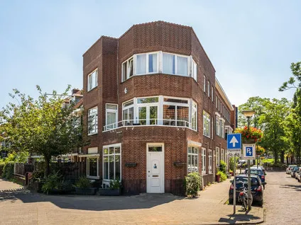 Tussenwoning te koop: Swammerdamsingel 79, Marconibuurt Schiedam