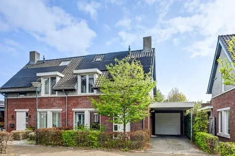 Twee-onder-één-kap te koop: Swanegat 9, Leende Leende
