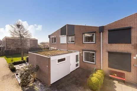 Tussenwoning te koop: Sweelinckstraat 15, Numansdorp Woonkern Numansdorp