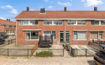 Tussenwoning te koop: Sweelinckstraat 37, Viottakade en omgeving Dordrecht
