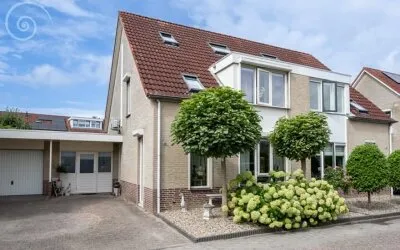 Tussenwoning te koop: Sweelinckstraat 5, Dirksland noord Dirksland