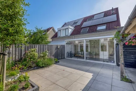 Tussenwoning te koop: Sweelinckstraat 5, Dirksland noord Dirksland