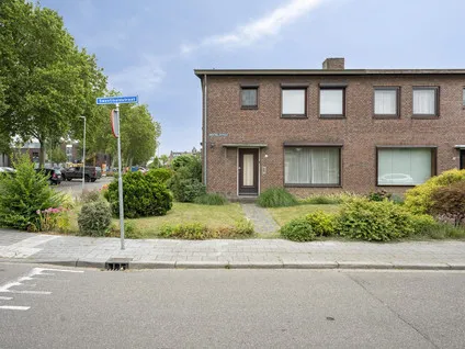 Twee-onder-één-kap te koop: Swentiboldstraat 17, Susteren Centrum Susteren
