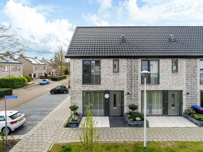 Hoekwoning te koop: Swingmastate 93, Leeuwarden