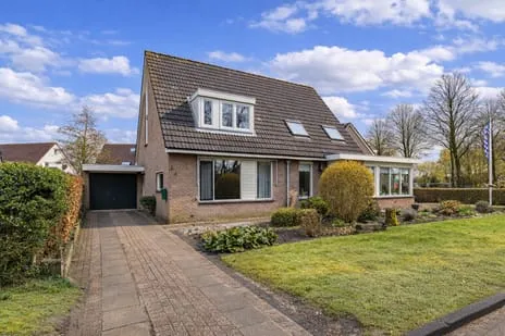 Twee-onder-één-kap te koop: Sânbuorren 4, Oudega Oudega (Gem. Smallingerland)