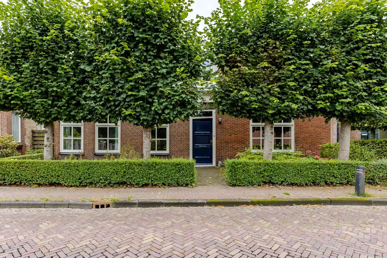 Vrijstaande woning te koop: 't Hou 8, Langezwaag