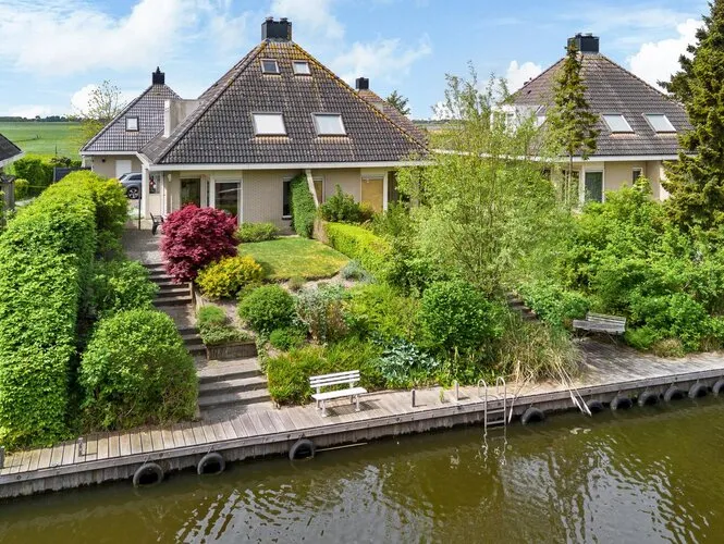 Twee-onder-één-kap te koop: 't Set 10, Hemelum Hemelum
