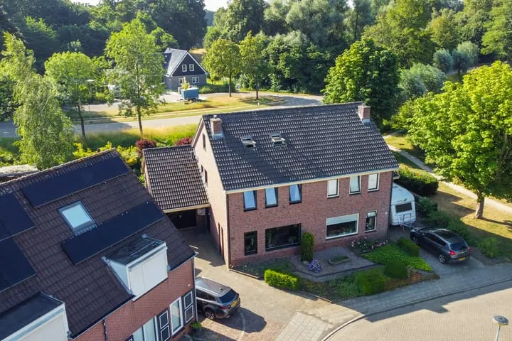Twee-onder-één-kap te koop: 't Slaa 66, Aalten-kern Zuid 2 Aalten