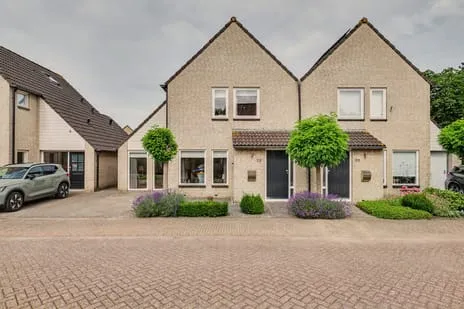 Semi-detached for sale: 't Staakske 22, Hank Hank
