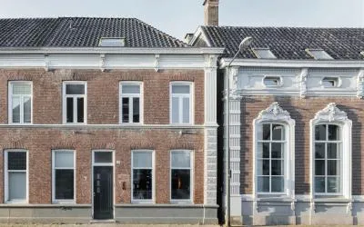 Twee-onder-één-kap te koop: Taalstraat 213, Centrum Vught