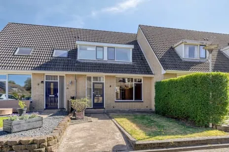Tussenwoning te koop: Taanpôle 8, Warten Warten