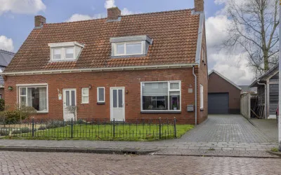 Twee-onder-één-kap te koop: Taeke Schuilengalaan 18, Surhuisterveen Surhuisterveen