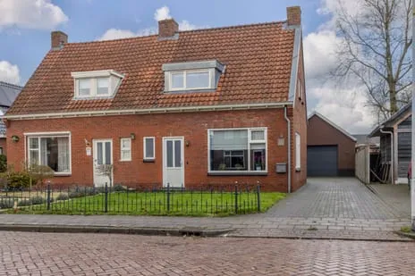 Twee-onder-één-kap te koop: Taeke Schuilengalaan 18, Surhuisterveen Surhuisterveen