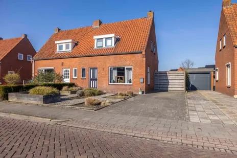 Twee-onder-één-kap te koop: Taeke Schuilengalaan 69, Surhuisterveen Surhuisterveen