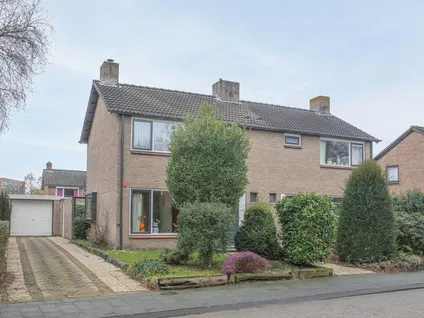 Twee-onder-één-kap te koop: Talmastraat 253, Luchiesland Zuid Assen