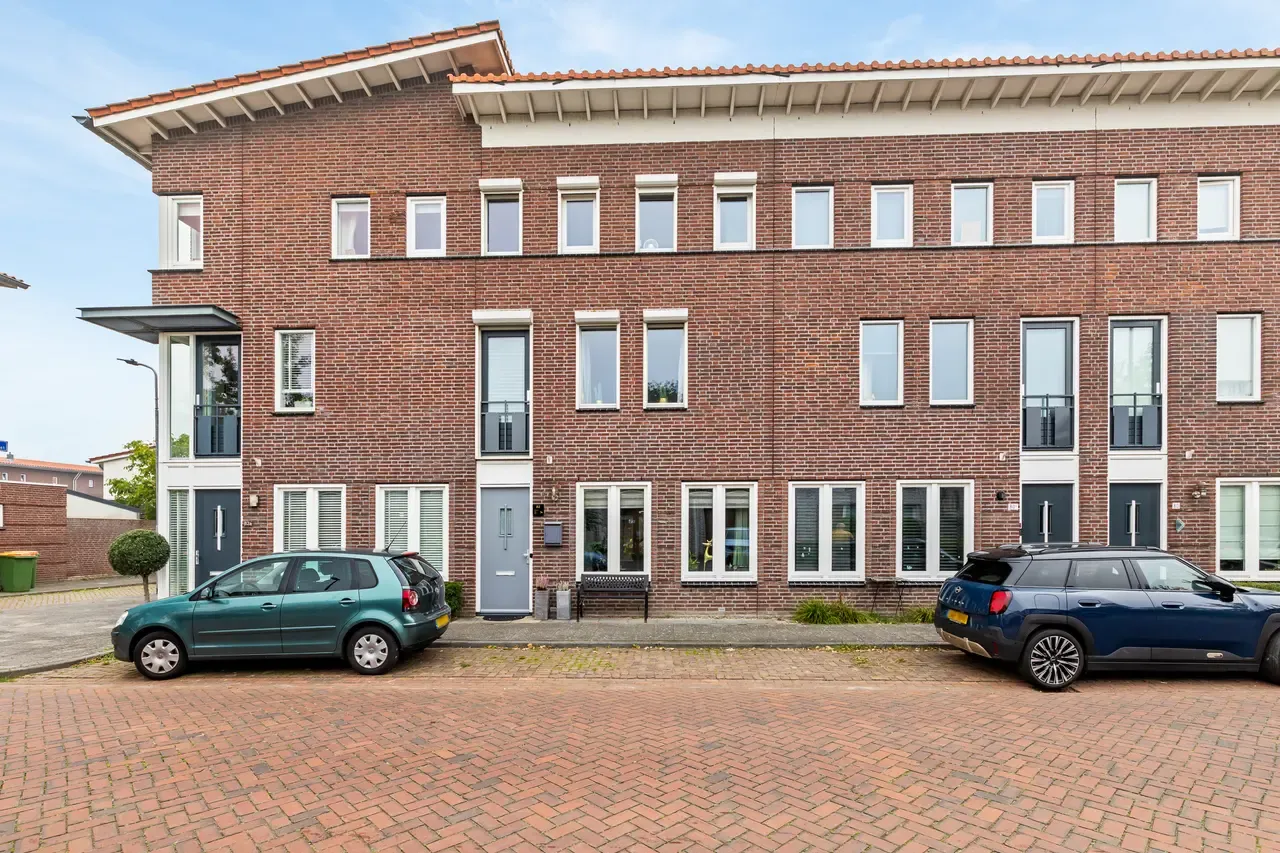 Tussenwoning te koop: Talmastraat 82, Breda