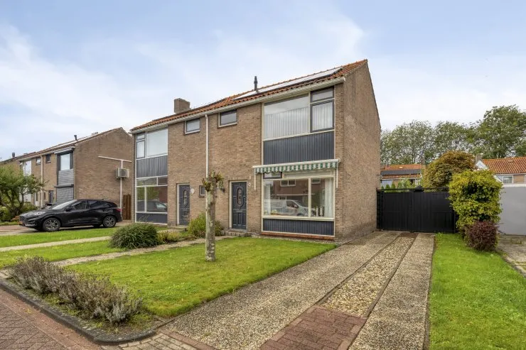 Twee-onder-één-kap te koop: Talmastraat 90, Veendam