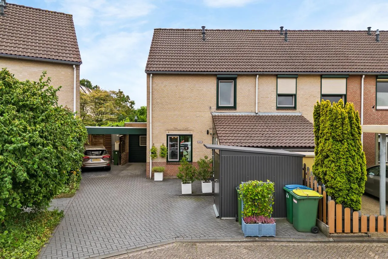 Hoekwoning te koop: Tamboer 147, Heelsum