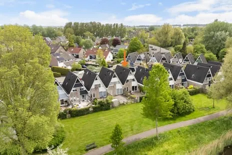 Tussenwoning te koop: Taniaburg 84, Camminghaburen-Midden Leeuwarden
