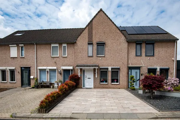 Tussenwoning te koop: Tarwehof 76, Giezenveld Heerlen