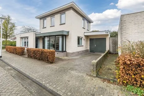 Twee-onder-één-kap te koop: Tauvlinder 18, Vlinderbuurt Meppel