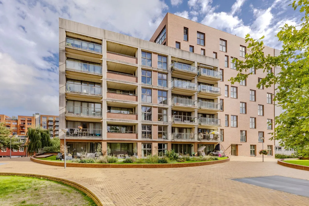 Appartement te koop: Teakhout 102, Zaandam