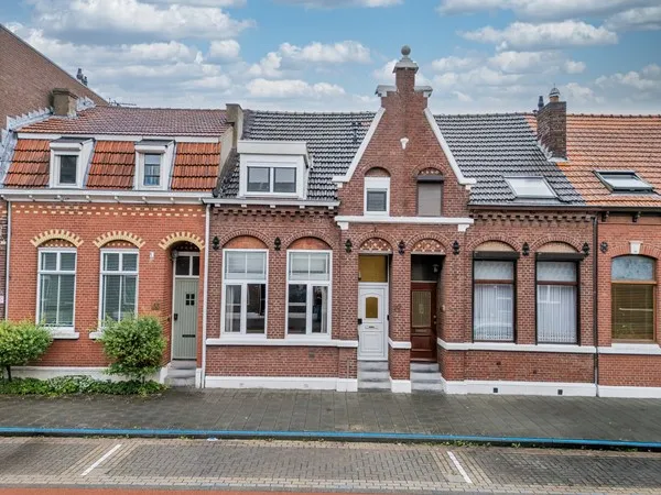 Tussenwoning te koop: Tegelseweg 85, Venlo