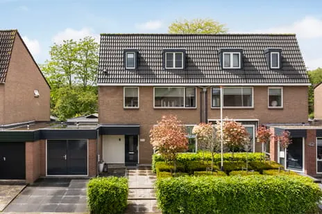 Tussenwoning te koop: Teilingen 40, Assumburg - Lunenburg Zwijndrecht